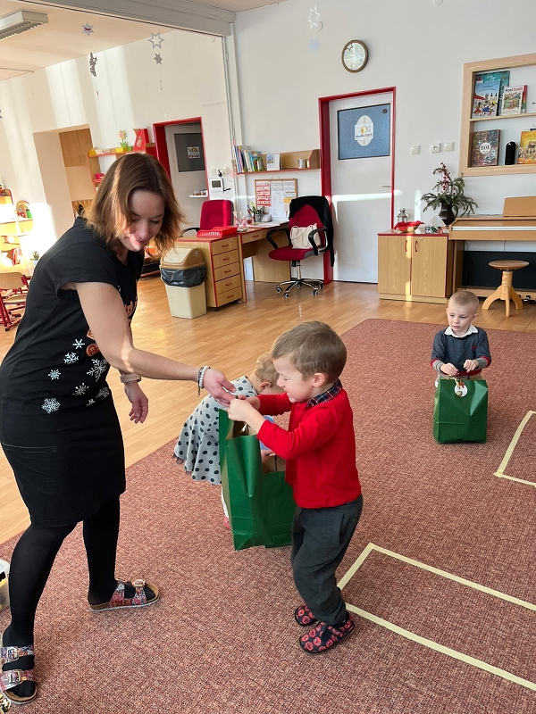 Vánoční nadílka v Broučcích