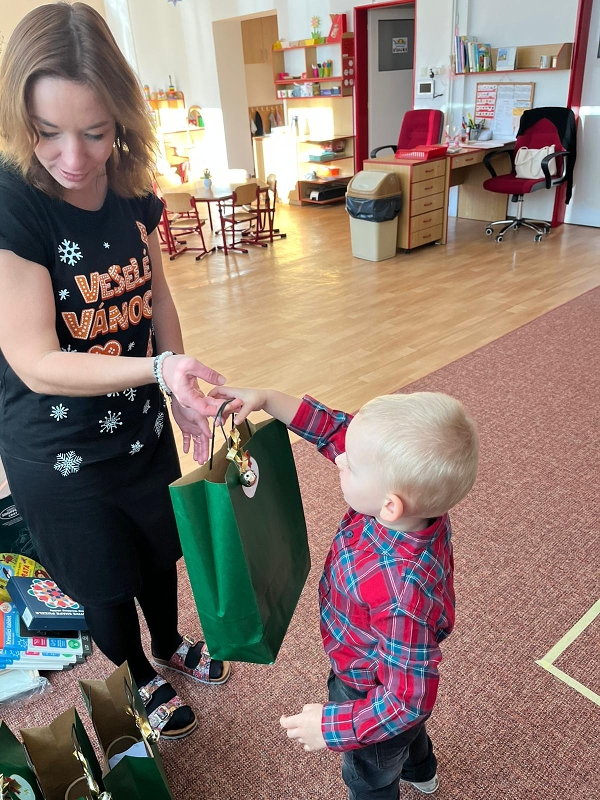 Vánoční nadílka v Broučcích