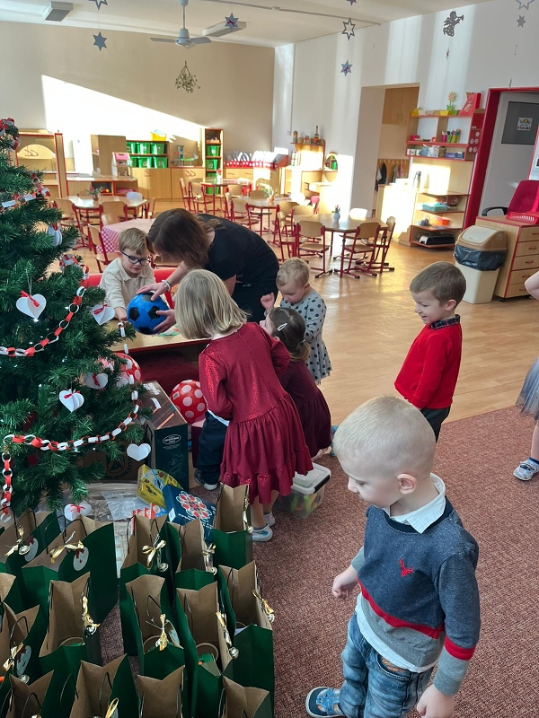 Vánoční nadílka v Broučcích