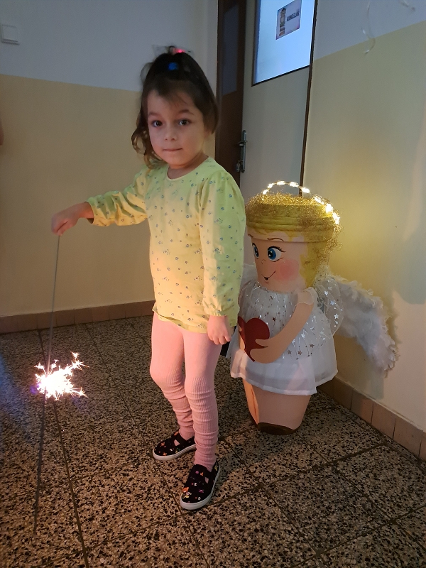 Vánoční zpívání na schodech