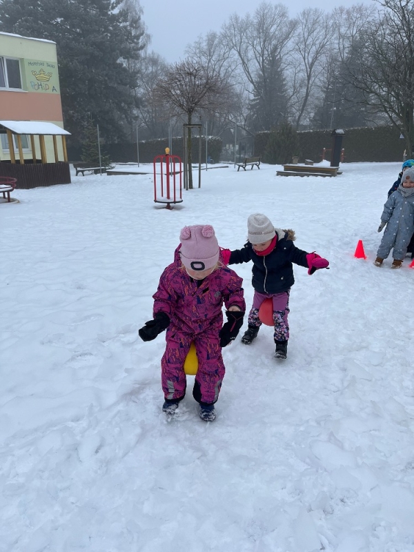 Broučci se účastní zimní školkiády