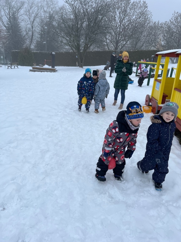 Broučci se účastní zimní školkiády