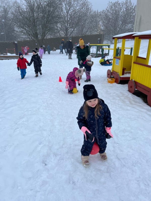 Broučci se účastní zimní školkiády