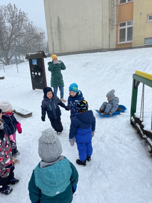 Broučci se účastní zimní školkiády