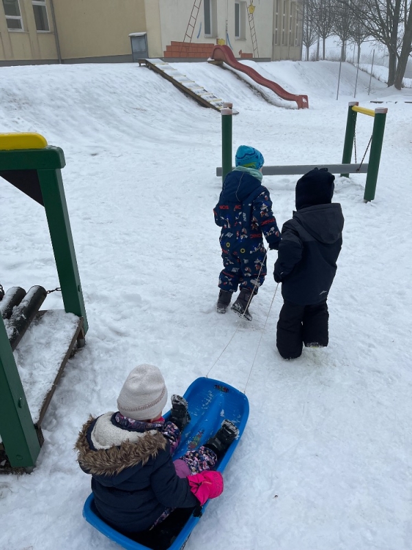Broučci se účastní zimní školkiády