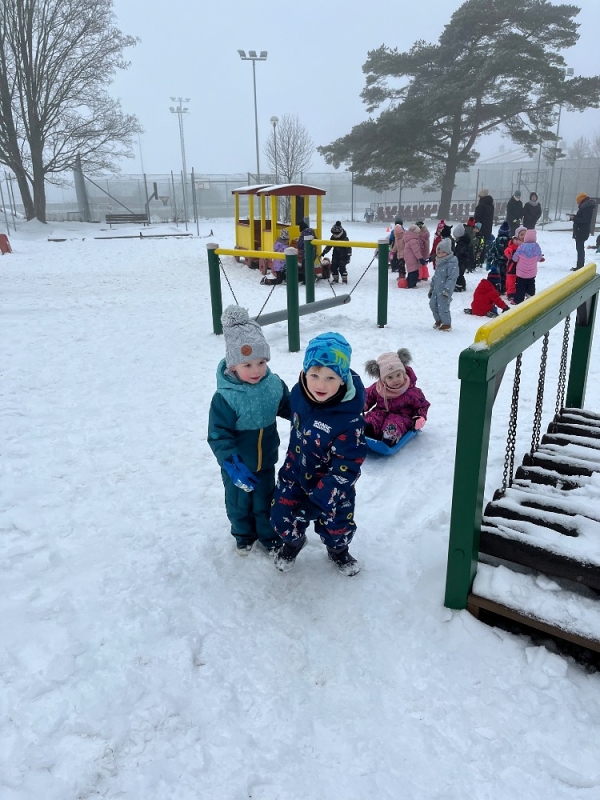 Broučci se účastní zimní školkiády