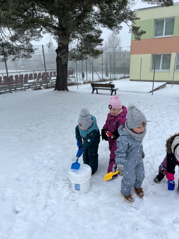Broučci se účastní zimní školkiády