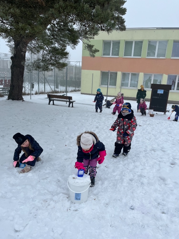Broučci se účastní zimní školkiády