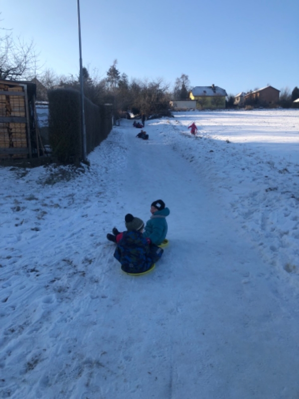 Hrátky na sněhu - Opičky