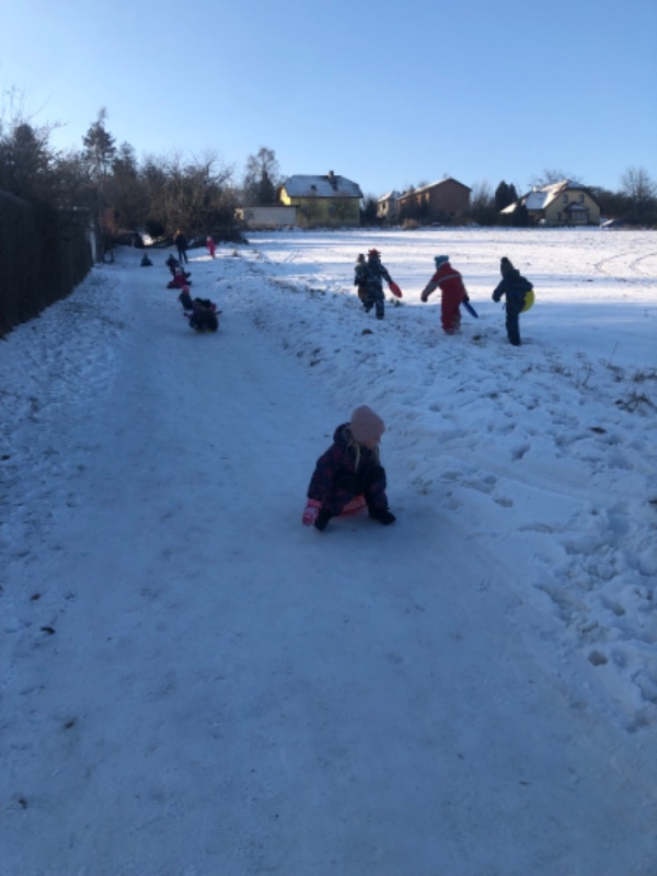 Hrátky na sněhu - Opičky