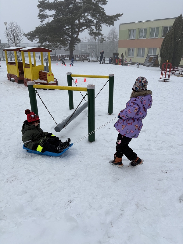 Kočičky na zimní školkiádě