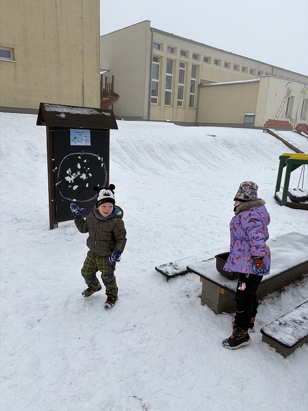 Kočičky na zimní školkiádě