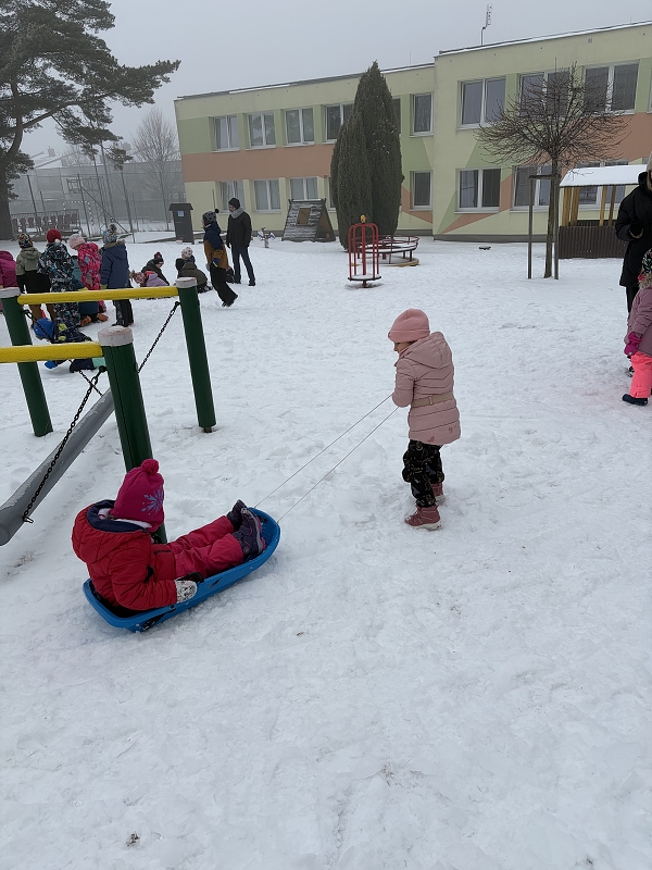 Kočičky na zimní školkiádě