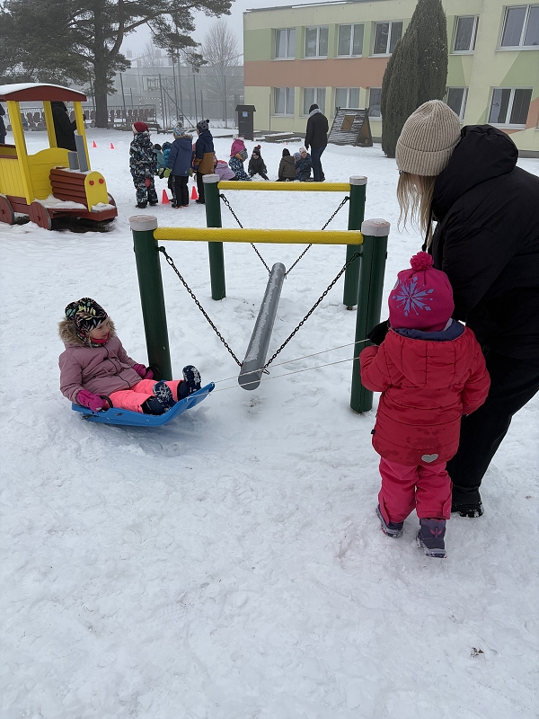 Kočičky na zimní školkiádě
