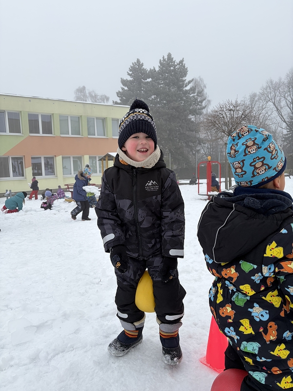 Kočičky na zimní školkiádě