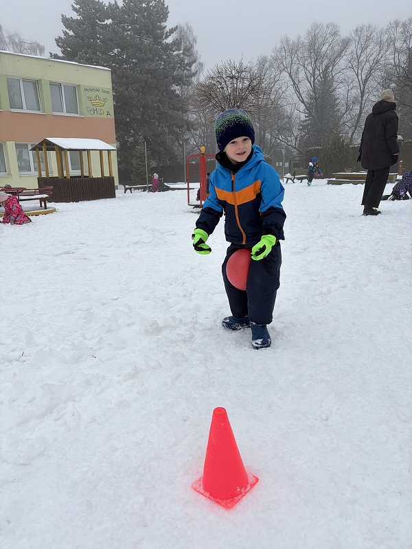 Kočičky na zimní školkiádě