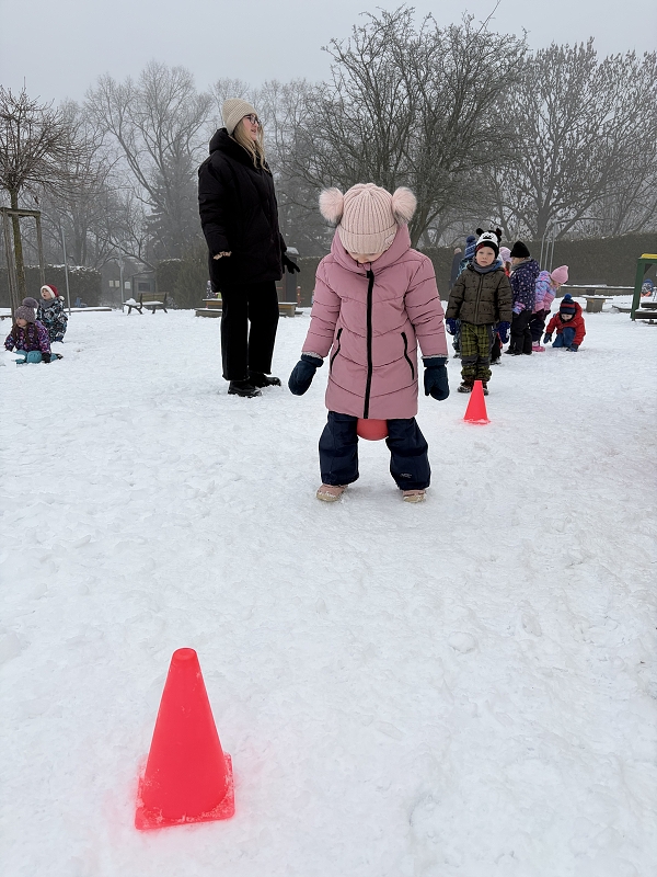 Kočičky na zimní školkiádě
