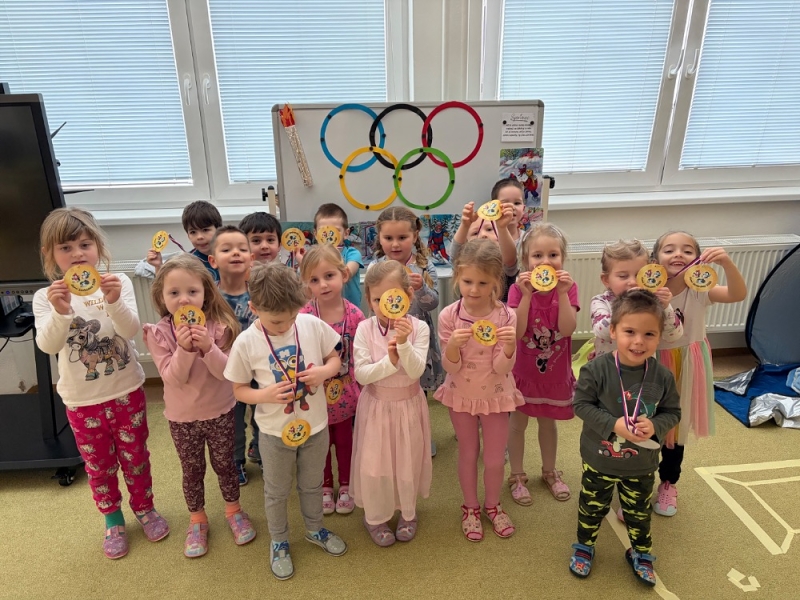 Kočičky na zimní školkiádě