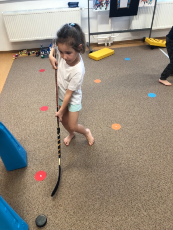 Opičky a zimní školkiáda