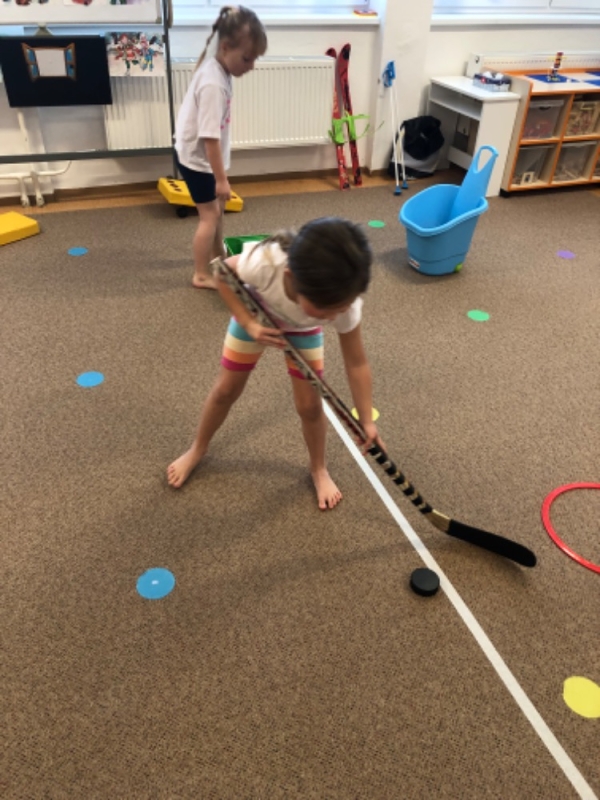 Opičky a zimní školkiáda