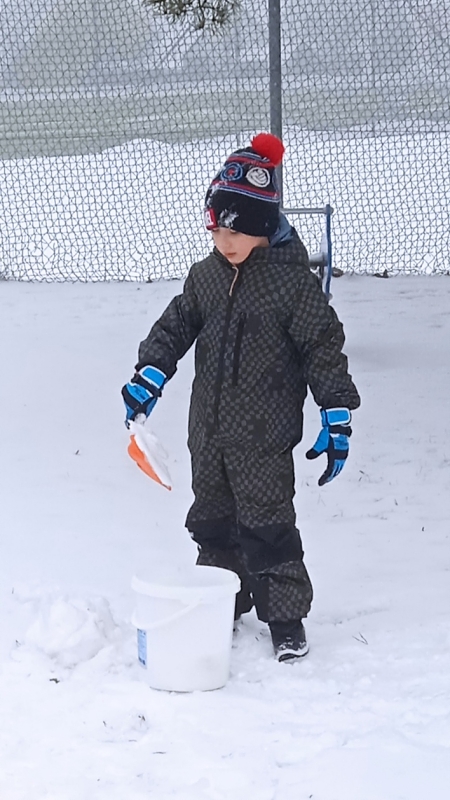 Opičky a zimní školkiáda