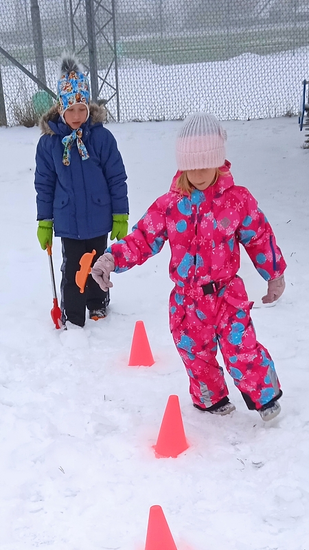 Opičky a zimní školkiáda