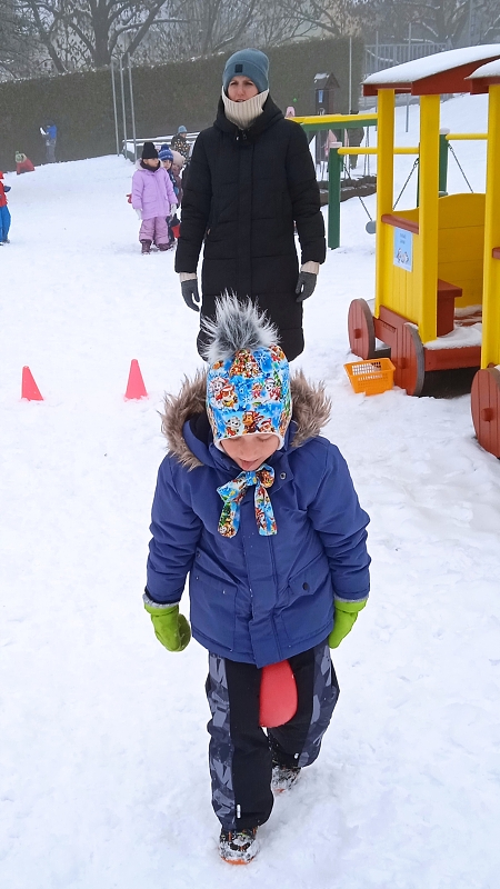 Opičky a zimní školkiáda