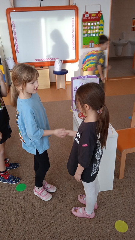 Opičky slaví narozeniny