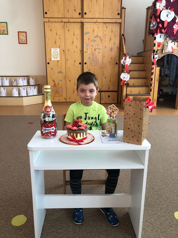 Opičky slaví narozeniny