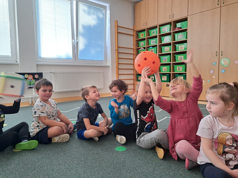 Zimní hrátky ve třídě Veverek