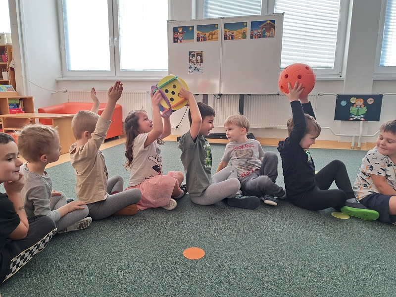 Zimní hrátky ve třídě Veverek