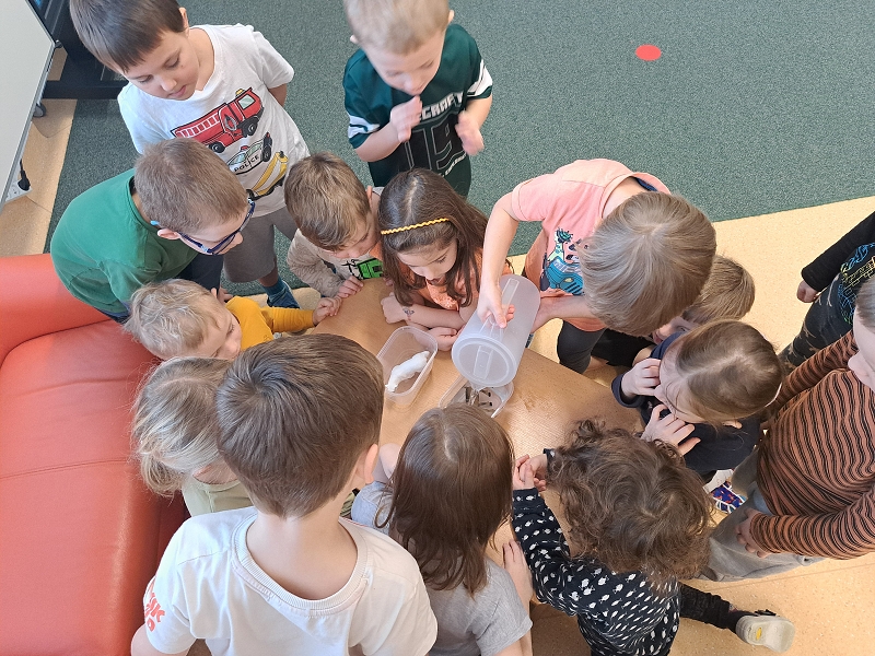 Zimní hrátky ve třídě Veverek