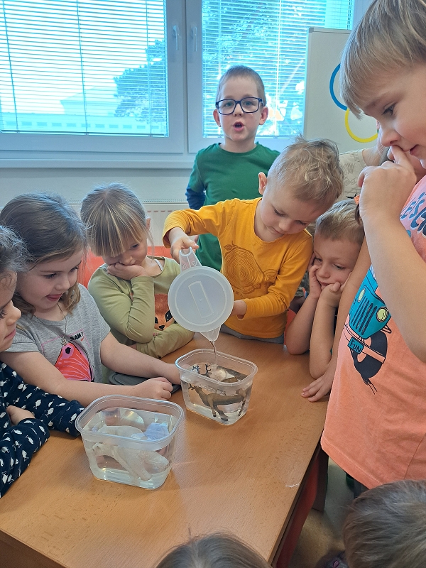 Zimní hrátky ve třídě Veverek