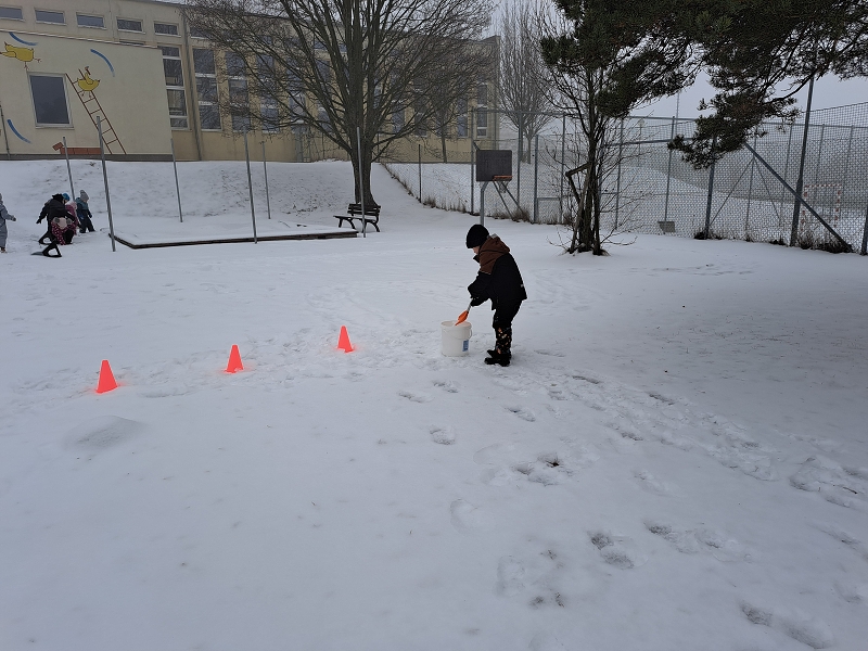 Zimní školkiáda třídy Veverek