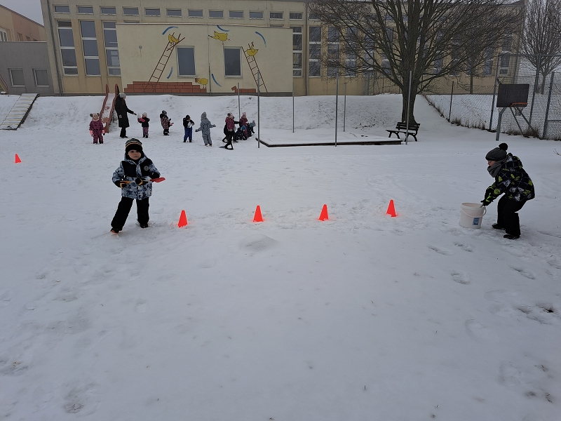 Zimní školkiáda třídy Veverek