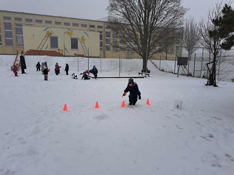 Zimní školkiáda třídy Veverek
