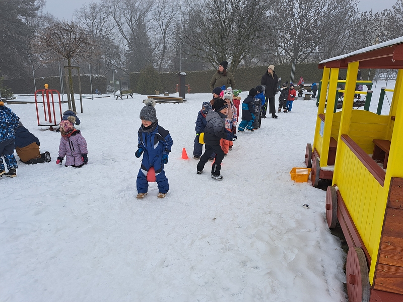 Zimní školkiáda třídy Veverek