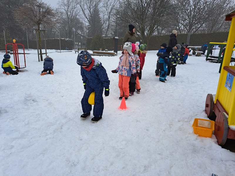 Zimní školkiáda třídy Veverek