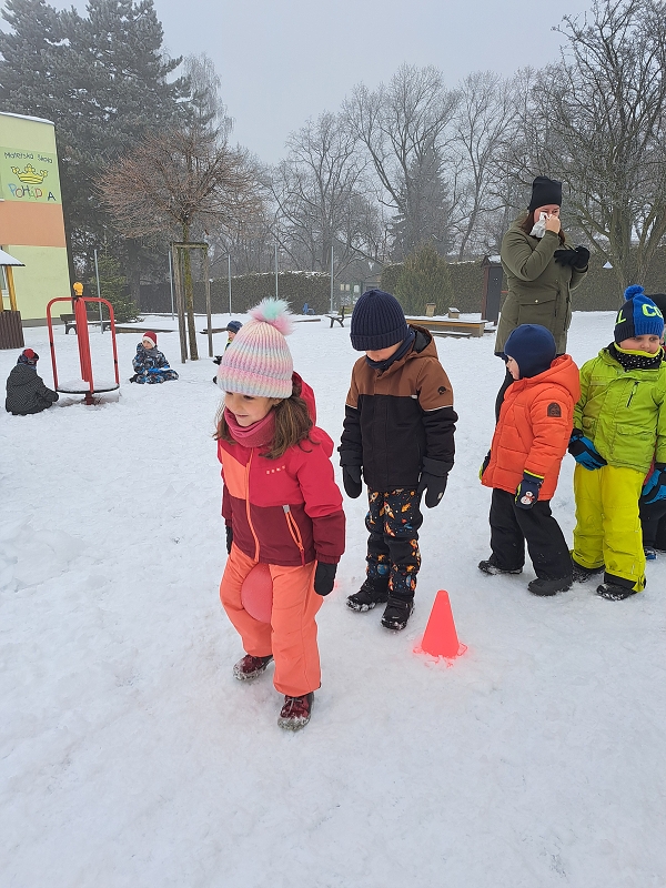 Zimní školkiáda třídy Veverek