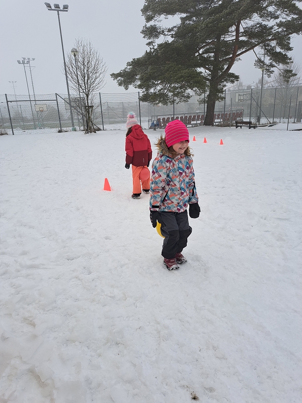 Zimní školkiáda třídy Veverek