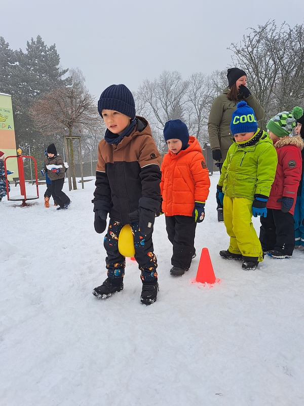 Zimní školkiáda třídy Veverek