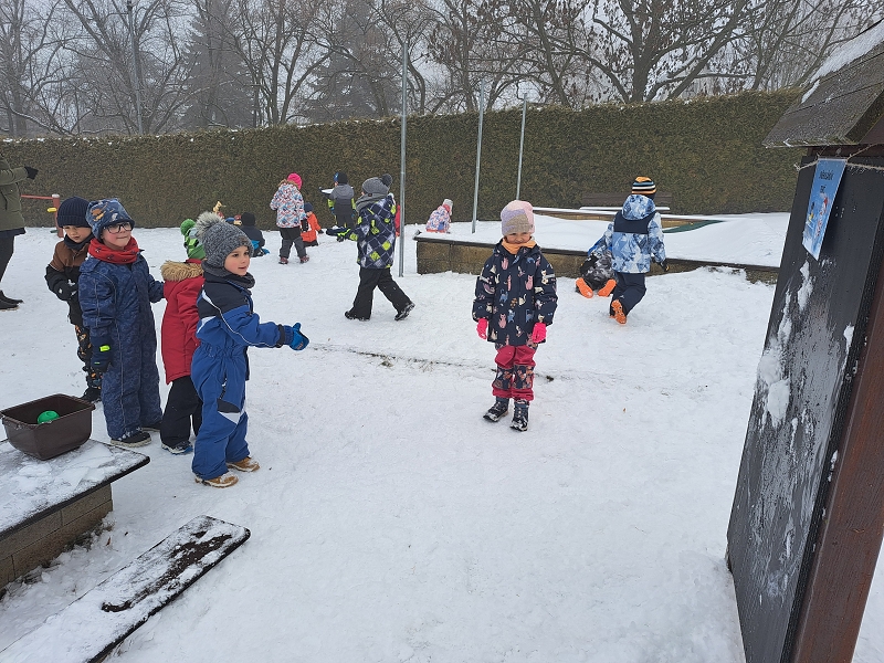 Zimní školkiáda třídy Veverek