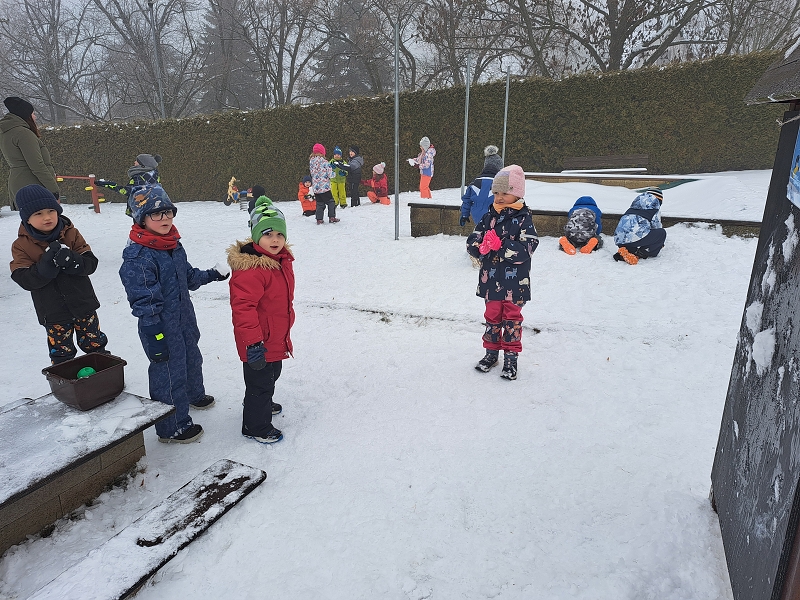 Zimní školkiáda třídy Veverek