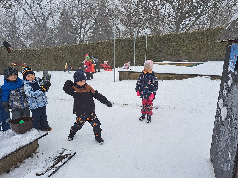 Zimní školkiáda třídy Veverek