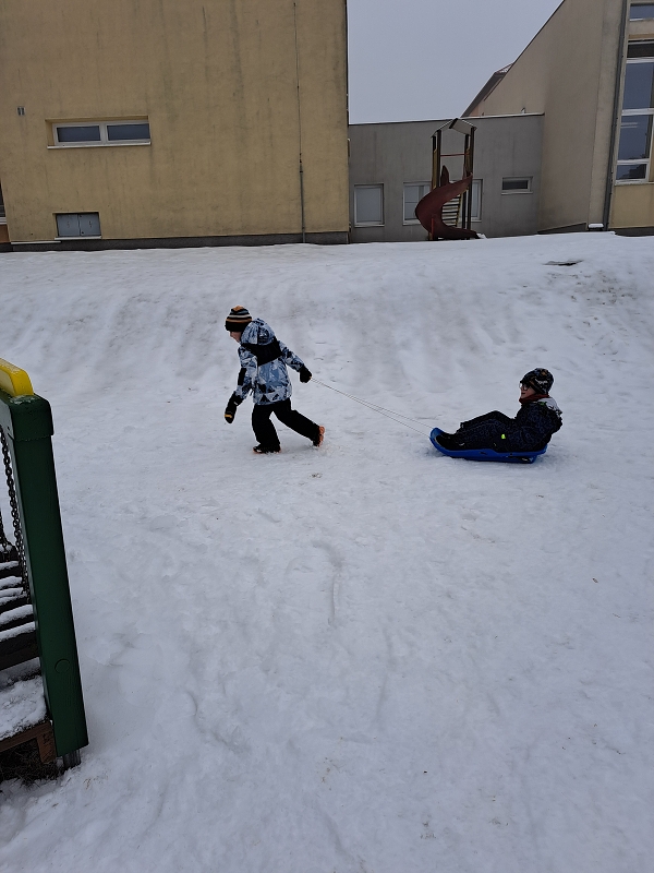 Zimní školkiáda třídy Veverek