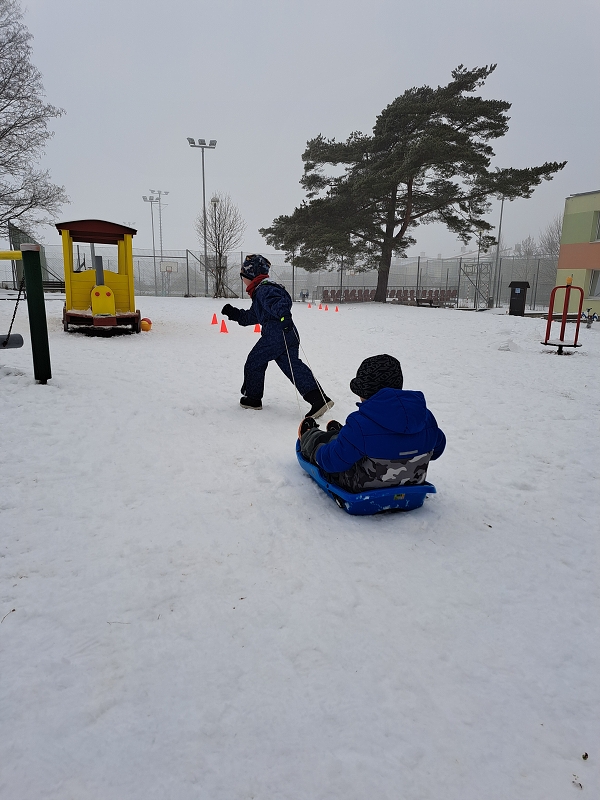 Zimní školkiáda třídy Veverek