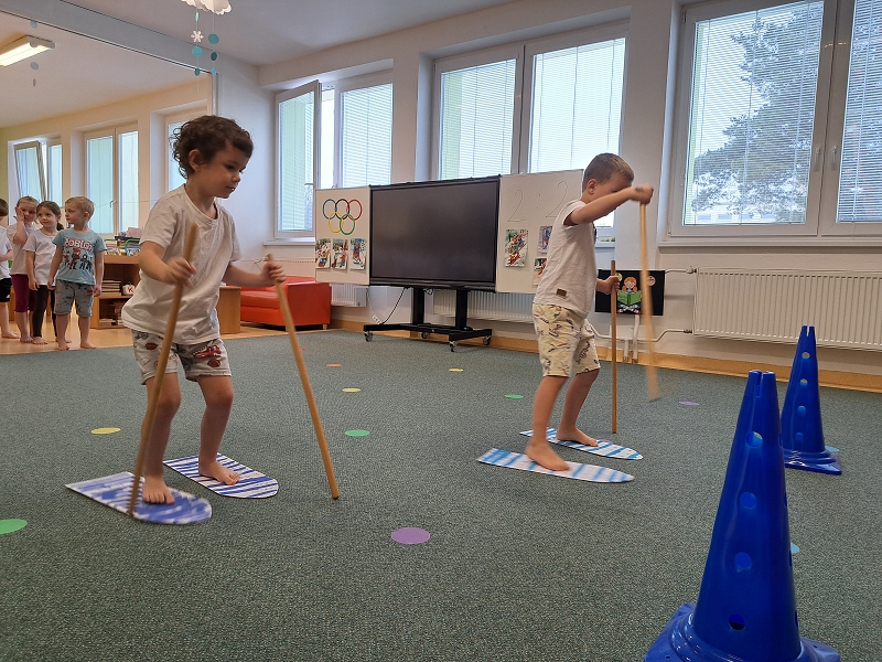 Zimní školkiáda třídy Veverek