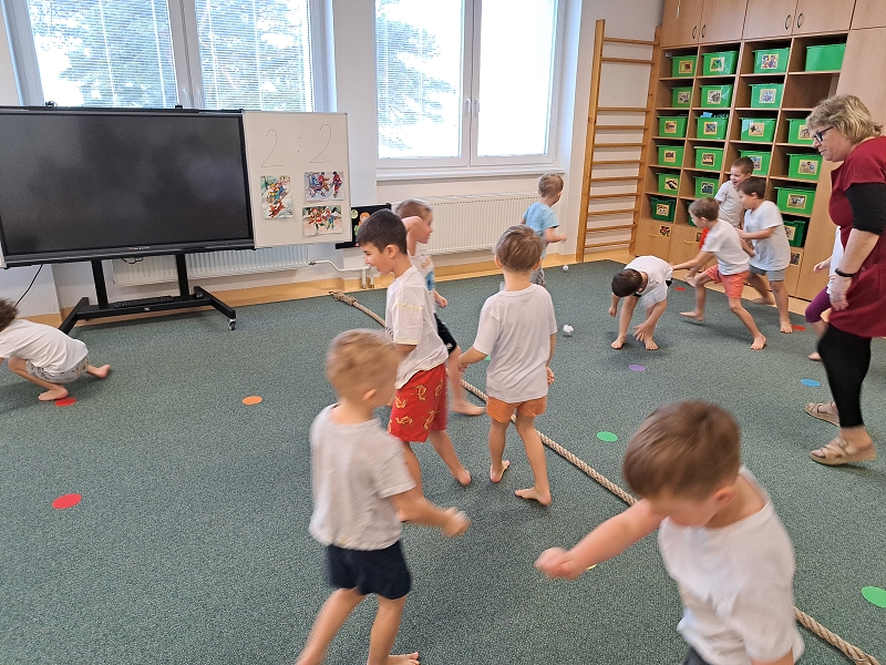 Zimní školkiáda třídy Veverek