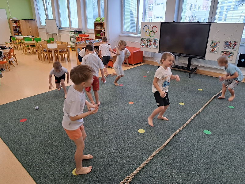 Zimní školkiáda třídy Veverek