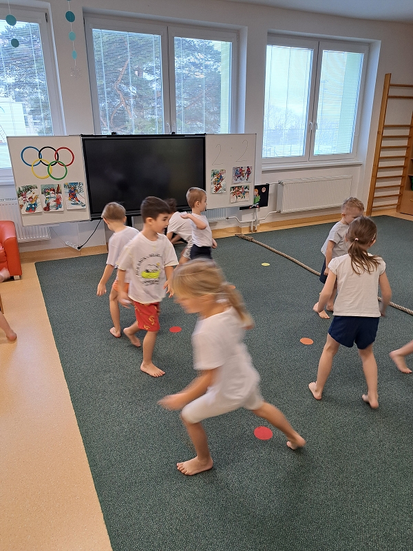 Zimní školkiáda třídy Veverek